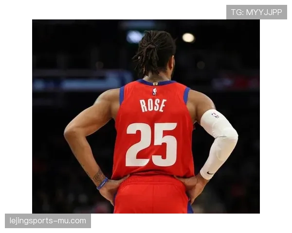 德里克·罗斯突破冲击篮筐效率提升显著拉开内线防守差距