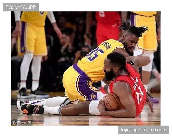 乔·杜马斯突破拉扯防线提升进攻效率，成球队关键得分手