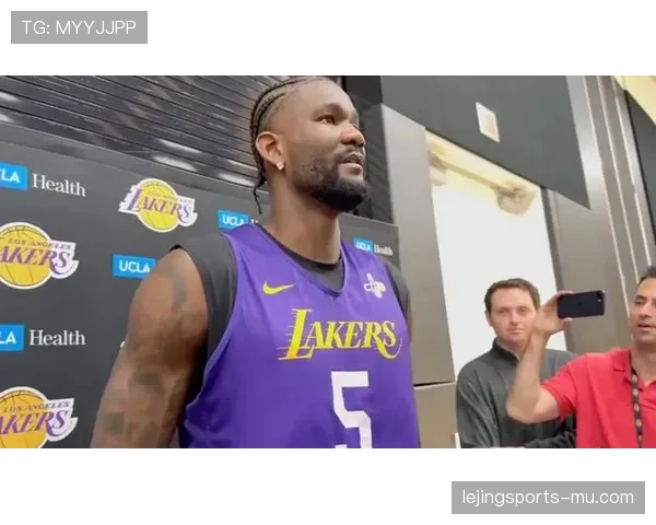 德安德烈·艾顿挡拆制造空间，提升内线效率拉开队内差距